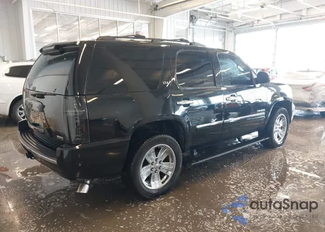 2011 Chevrolet Tahoe Ltz z USA, uszkodzony, nr VIN 1GNSKCE06BR280901